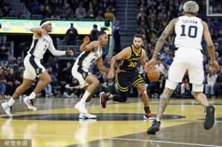 球队不仅依 球队不仅依